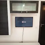 Apartment Elegant Militari Private Parking Self Check In Netflix New Building