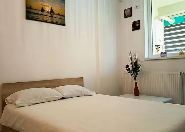 Apartment Elegant Militari Private Parking Self Check In Netflix New Building